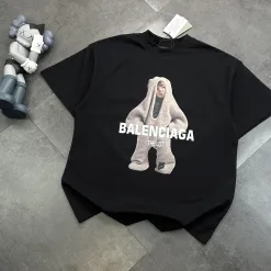 Hochwertige Balenciaga Kurzarm-Kollektion in Schwarz gewaschen