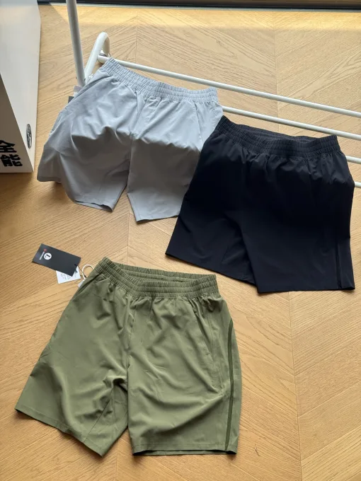 Luxuriöse Lululemon Shorts in Schwarz, atmungsaktive Kollektion