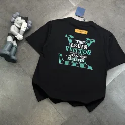 Bestseller: Kurzärmlige schwarze bestickte Baumwollkollektion von Louis Vuitton