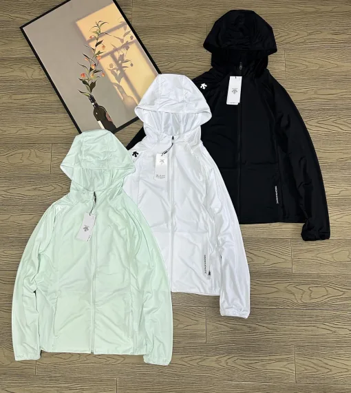 Premium Descente Langarmshirt Weiß Minimalistischer Stil
