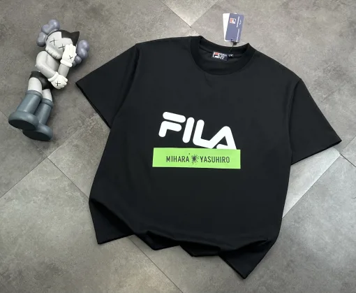 Bestseller: Fila Kurzarmhemd im schwarzen Logo-Stil