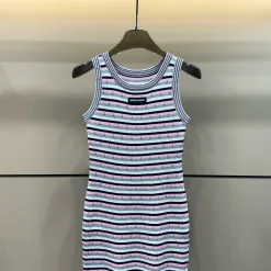 Luxuriöse Strickweste im Logo-Stil von Miu Miu