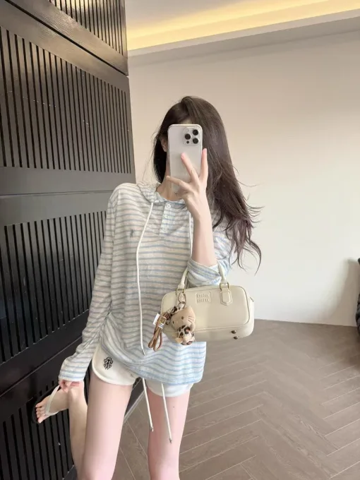 Luxuriöse Shorts von Ralph Lauren im blauen bestickten Stil