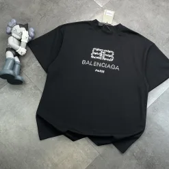 Bestseller Balenciaga Kurzarm Schwarz Strass Stil