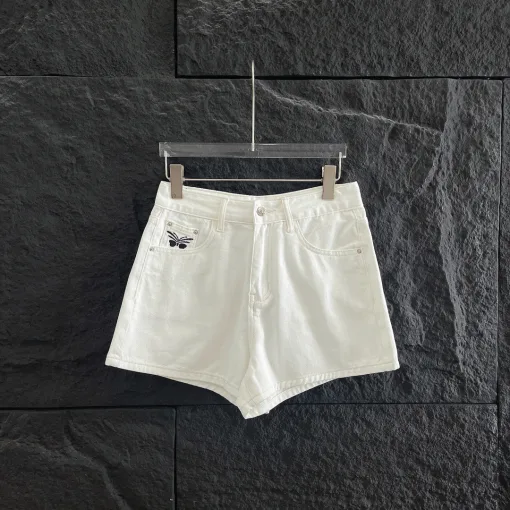 Premium Dior Shorts Kollektion aus weißem Leder mit Stickerei