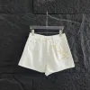 Hochwertige Dior Shorts im bestickten Stil aus goldenem Leder