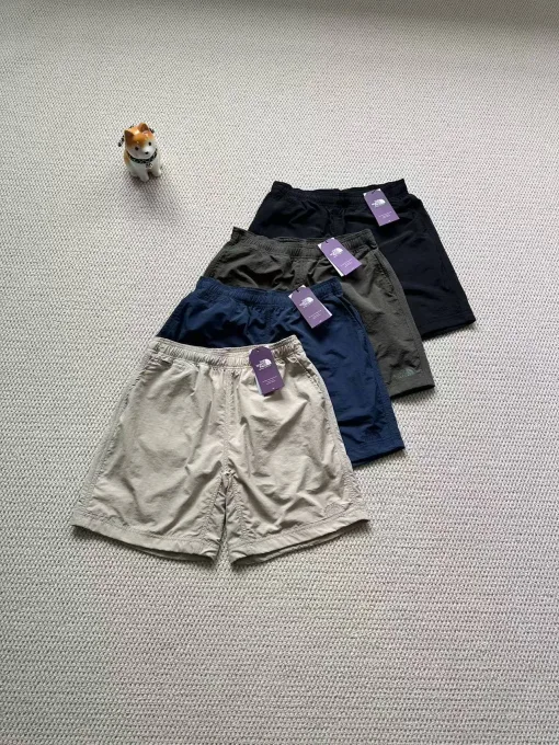 Premium The North Face Shorts Lila Nylon Bestickte Kollektion