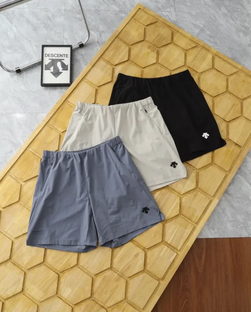 Premium Qualität Descente Shorts Schwarz Minimalistischer Luxus