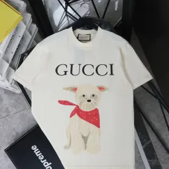 Bestseller der Gucci-Kollektion mit kurzem Ärmel und Beige-Print