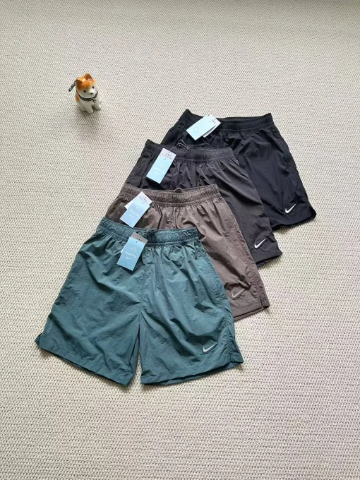 Luxuriöse Nike Shorts in Schwarz, Polyester, Logo-Stil