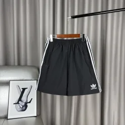 Hochwertige Balenciaga-Shorts in Schwarz, bestickte Kollektion