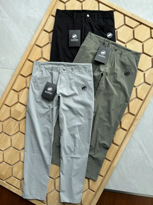 Hochwertige Mammuthose in Schwarz, atmungsaktive Kollektion