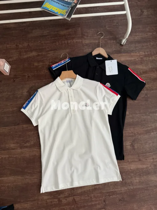 Hochwertiges Moncler Poloshirt im schwarzen Logo-Stil