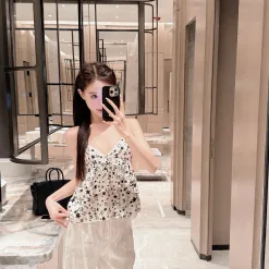 Hochwertige Chanel Hosenträger im Weiß-Print-Stil