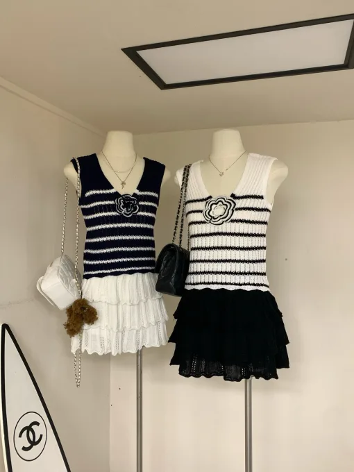 Luxus Chanel Weste Schwarz Strick Gestreift Stil