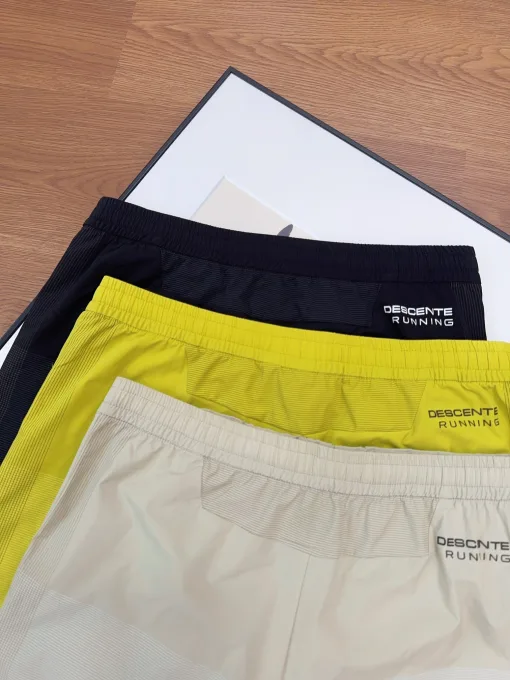 Luxuriöse Descente Shorts in Schwarz, atmungsaktive Kollektion
