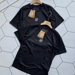 Hochwertige Loewe Kurzarm-Sportbekleidung im schwarzen Logo-Stil