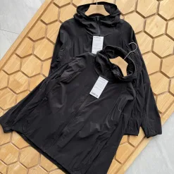 Premium Lululemon Mantel Logo Luxus