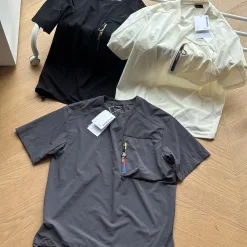 Hochwertige Salomon Kurzarm-Kollektion mit gelbem Logo