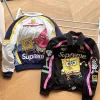 Hochwertige Supreme Jacke im schwarzen Print-Stil