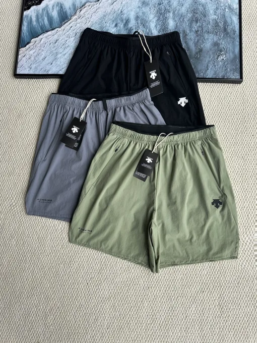 Hochwertige Descente Shorts Schwarz Minimalistischer Stil