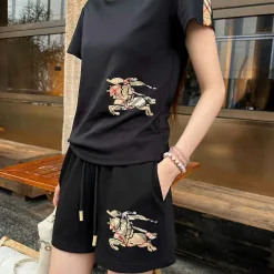 Bestseller Burberry Kurzarm Weiß Bestickter Stil