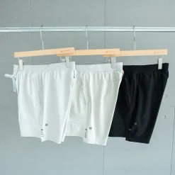 Hochwertige Lululemon Shorts in Schwarz, atmungsaktive Kollektion