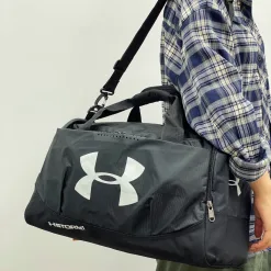 Hochwertige Under Armour Sporttaschen im klassischen Stil