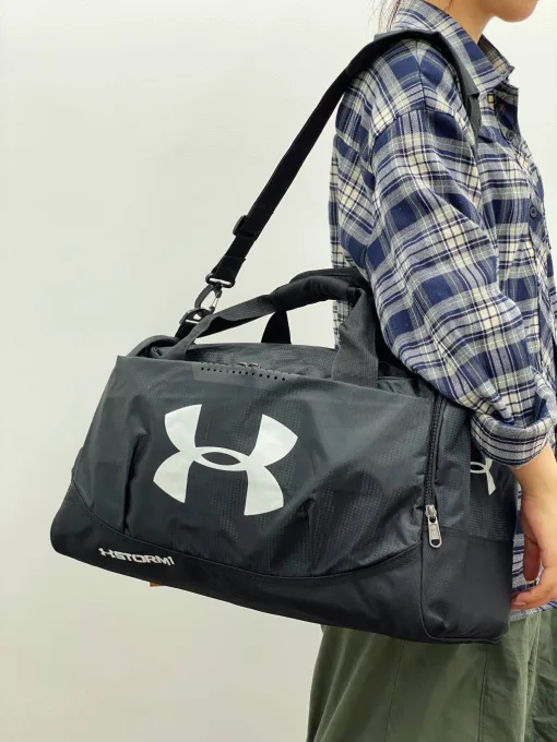Hochwertige Under Armour Sporttaschen im klassischen Stil