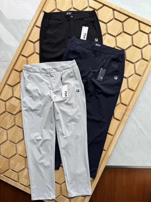 Luxuriöse Fila-Hose in Schwarz, atmungsaktiver Stil