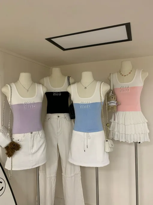 Hochwertige Miu Miu Weste Lila Strick Strass Luxus