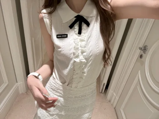 Bestseller Miu Miu Weste Weiß Strick Logo Style