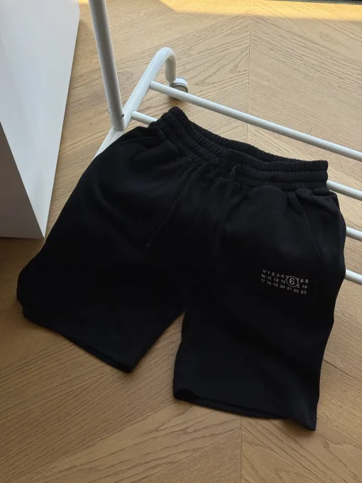 Hochwertige Margiela-Shorts aus schwarzer Baumwolle mit Logo-Kollektion