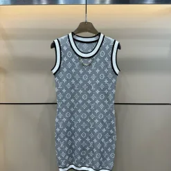 Hochwertige Louis Vuitton Weste im grauen Jacquard-Strickstil