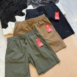 Hochwertige Helly Hansen Shorts Grün Casual Kollektion