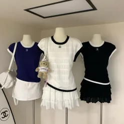 Luxuriöse Chanel-Weste im blauen Strick-Stil mit Stickerei