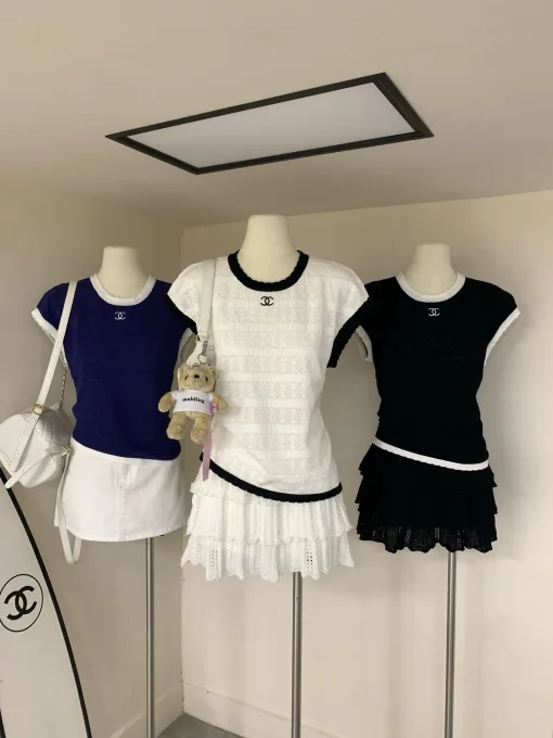 Luxuriöse Chanel-Weste im blauen Strick-Stil mit Stickerei