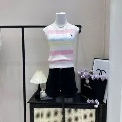 Luxuriöse Strickweste von Ralph Lauren im bestickten Stil