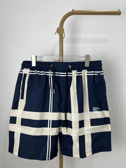 Luxus-Shorts von Burberry in Marineblau, Polyester, lässiger Stil