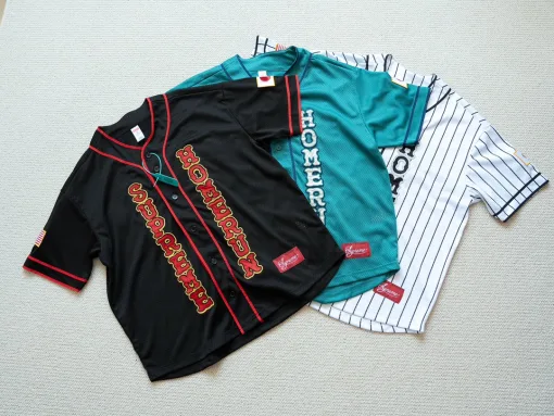 Hochwertiges, schwarzes Supreme-Jersey mit kurzen Ärmeln im Logo-Stil
