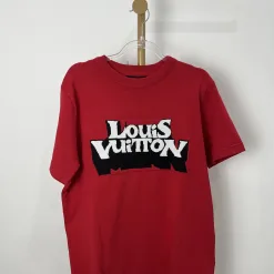 Hochwertige Louis Vuitton Kurzarm-Kollektion aus rotem Jacquard-Strick