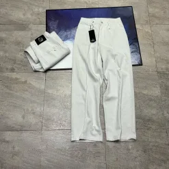 Luxus-Jeans von Versace im klassischen Blue Denim-Stil