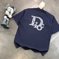 Bestseller: Kurzärmlige, bestickte Baumwollkollektion in Marineblau von Dior