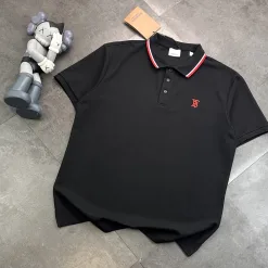 Bestseller Burberry Kurzarm-T-Shirts aus schwarzer Baumwolle mit Stickerei