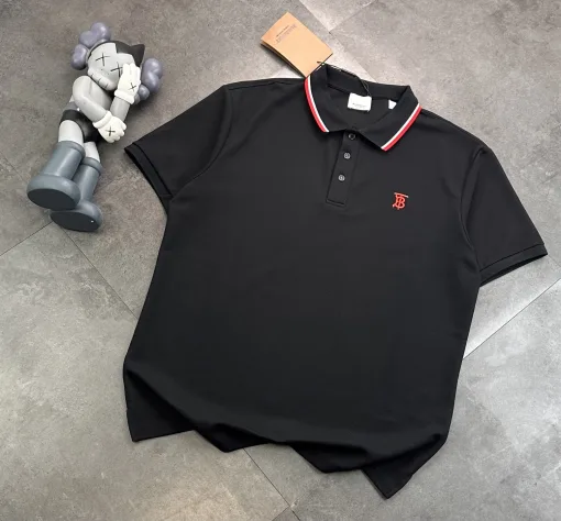 Bestseller Burberry Kurzarm-T-Shirts aus schwarzer Baumwolle mit Stickerei