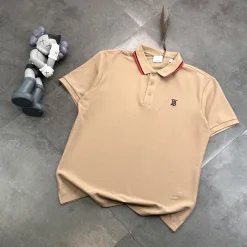 Premium Burberry Kurzarm-T-Shirts aus schwarzer Baumwolle mit Stickerei