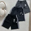 Hochwertige Descente Shorts in Schwarz, atmungsaktive Kollektion