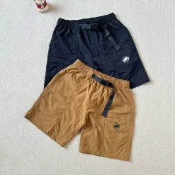 Hochwertiger Mammut-Overall in Schwarz im klassischen Stil