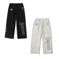 Hochwertige Supreme Coats White Logo Kollektion
