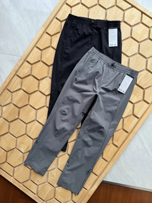 Hochwertige Lululemon-Hosen aus der Black Cotton-Kollektion